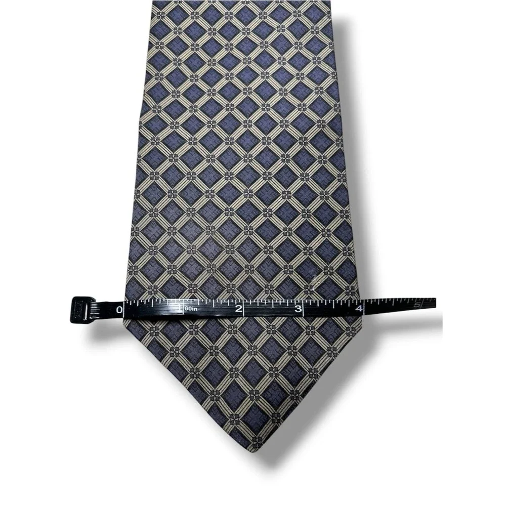 Kenneth Cole 56” x 4” Navy and Gray Linked Diamond Silk Tie